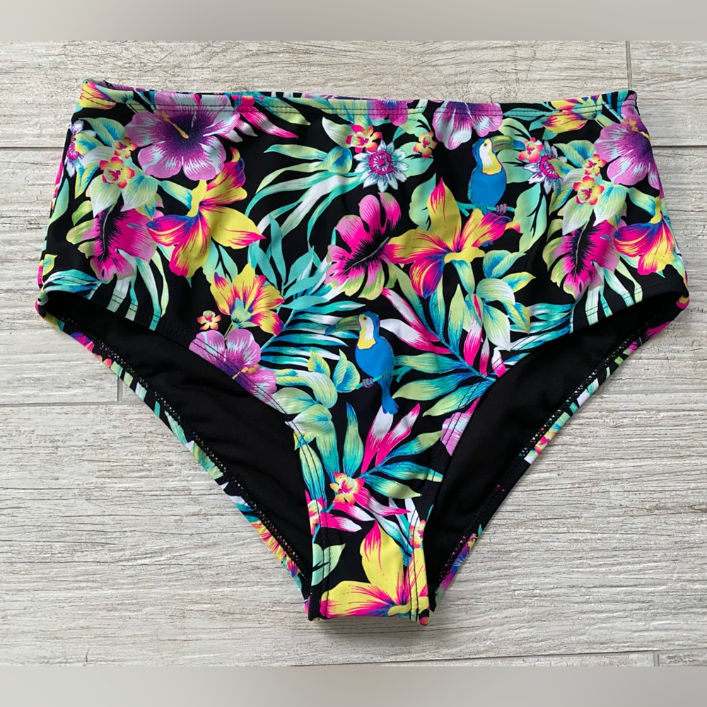 New bikini bottoms tropical design